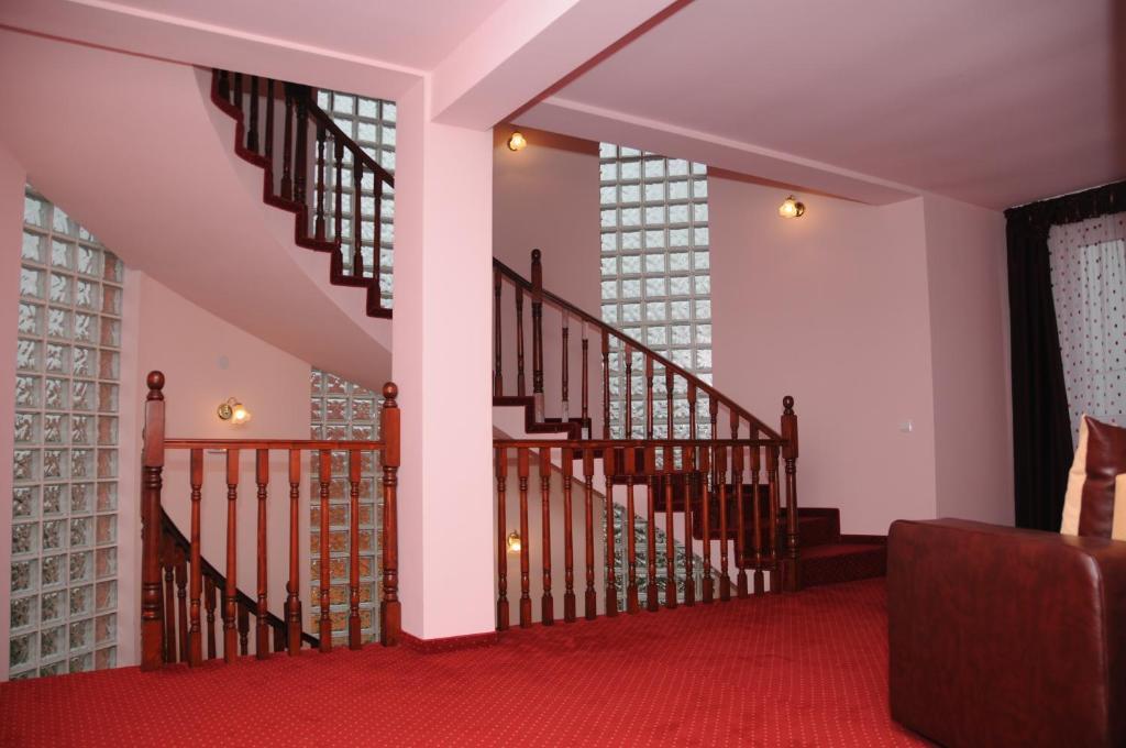 Pension Rozeclas Oradea Exteriör bild